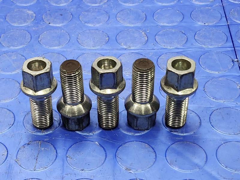2018 Audi A4 Lug Nuts