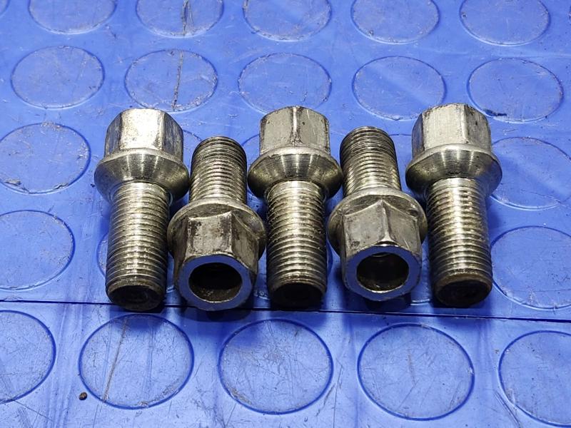 2018 Audi A4 Lug Nuts