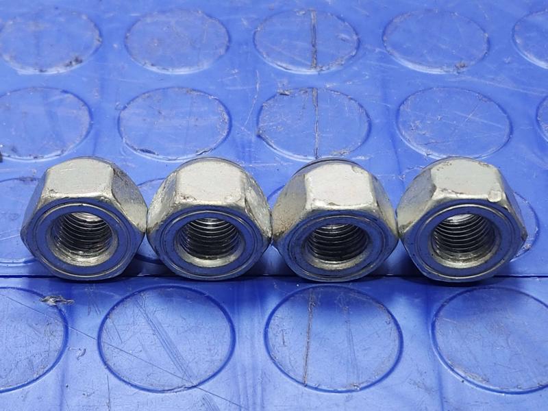 2025 Nissan Versa Lug Nuts