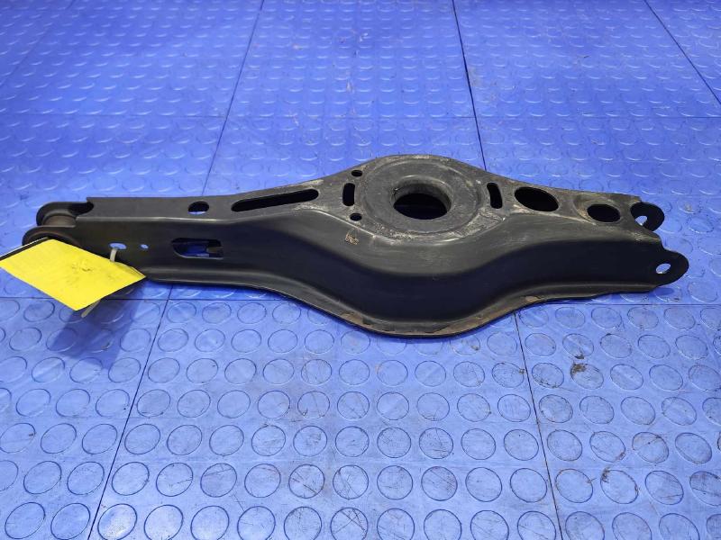 2016 Toyota Prius Lower Control Arm Rr
