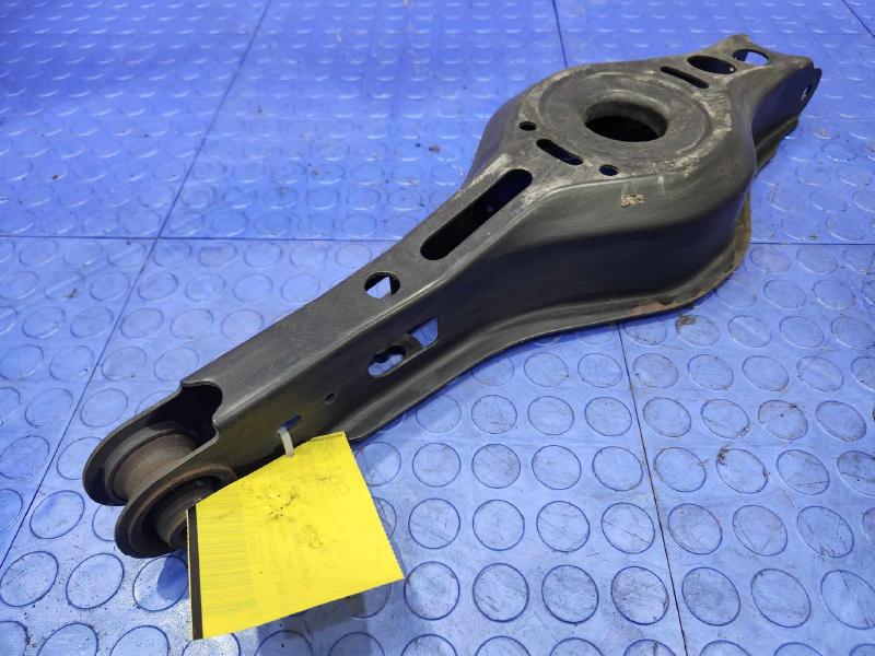 2016 Toyota Prius Lower Control Arm Rr