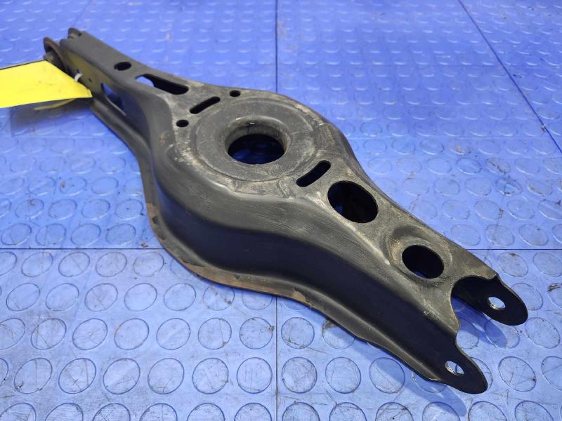 2016 Toyota Prius Lower Control Arm Rr
