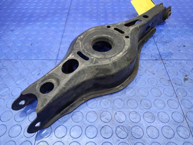 2016 Toyota Prius Lower Control Arm Rr