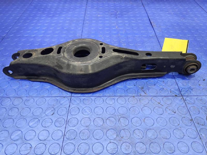 2016 Toyota Prius Lower Control Arm Rr