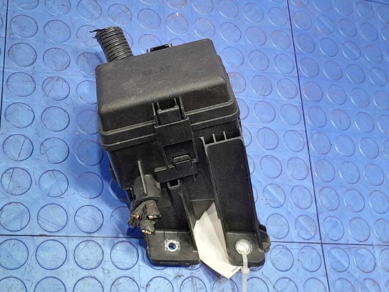 2014 Toyota RAV4 Engine Fuse Box