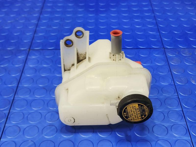 2015 Toyota Prius Coolant Recovery Bottle