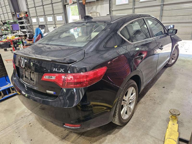 2013 Acura ILX Intake Manifold