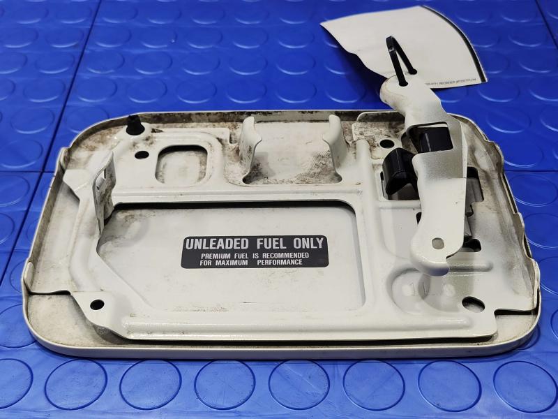 2011 Infiniti QX56 Fuel Tank Door