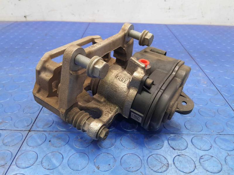 2018 Audi A4 Caliper
