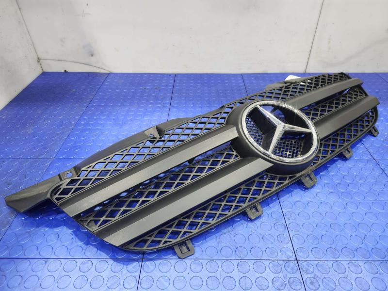 2012 Mercedes Sprinter Grille