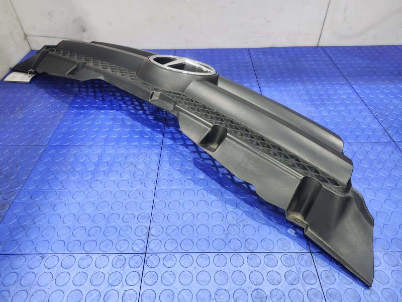 2012 Mercedes Sprinter Grille