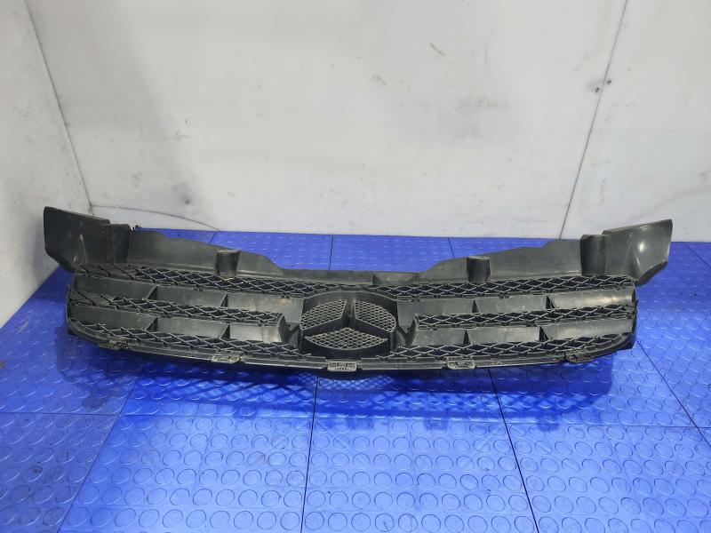 2012 Mercedes Sprinter Grille