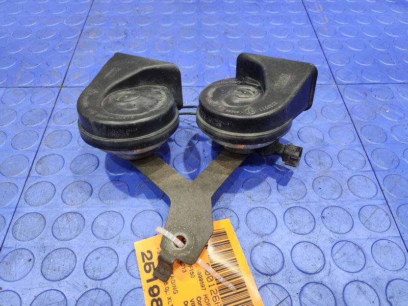 2009-2014 Ford F-150 Dual Note Horn Assembly Genuine OEM 9L3Z13832A