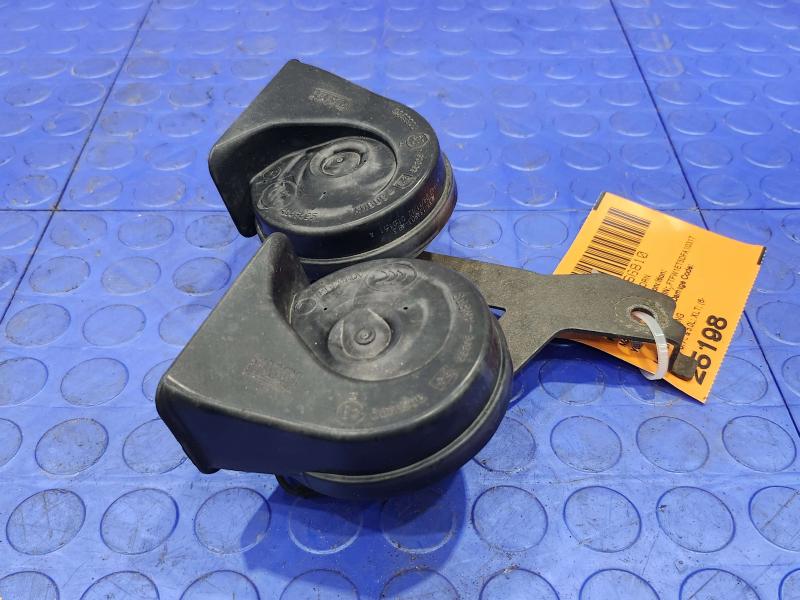 2009-2014 Ford F-150 Dual Note Horn Assembly Genuine OEM 9L3Z13832A