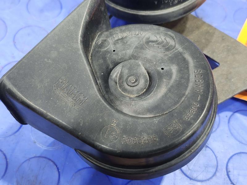 2009-2014 Ford F-150 Dual Note Horn Assembly Genuine OEM 9L3Z13832A