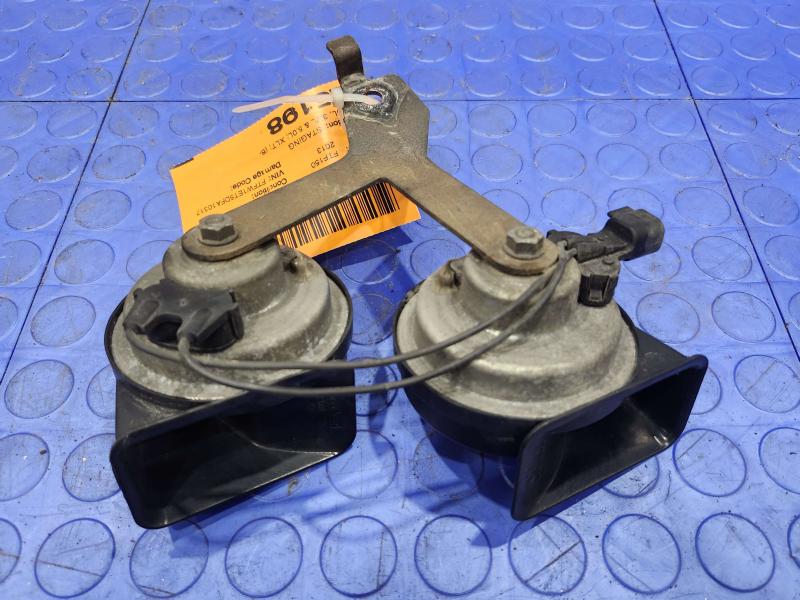 2009-2014 Ford F-150 Dual Note Horn Assembly Genuine OEM 9L3Z13832A