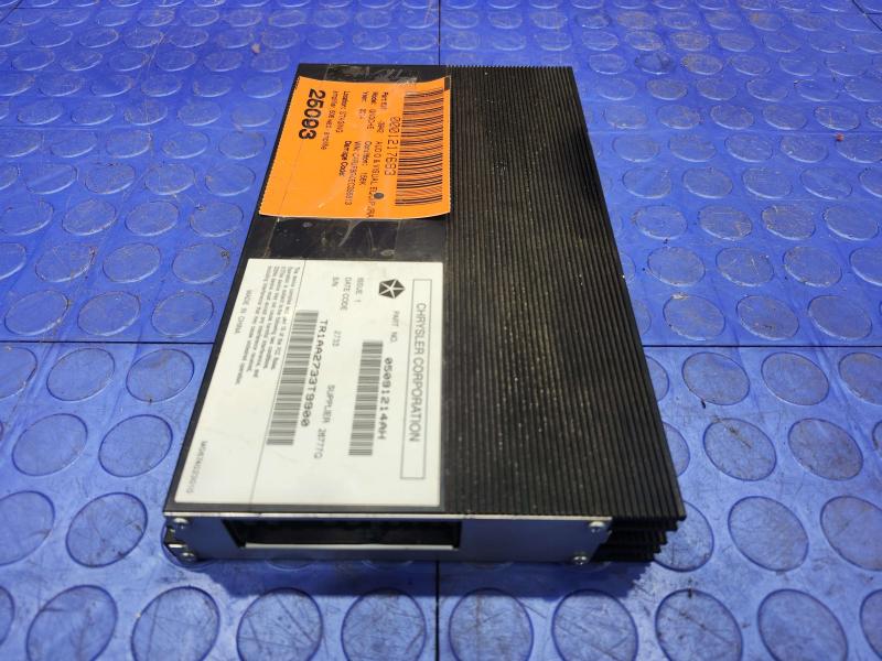 2011-2015 Jeep Grand Cherokee Radio Amplifier Module Genuine OEM Part 5091214AH