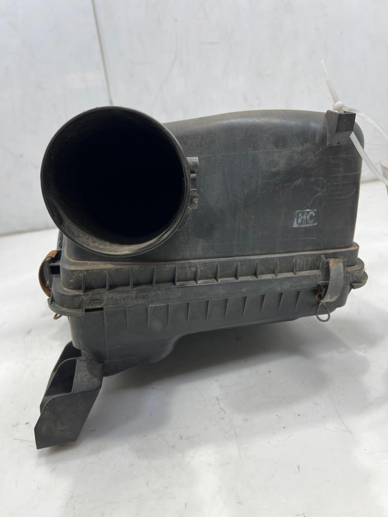 2011 - 2013 Toyota Tundra Air Cleaner Box Assembly 8 Cyl ONLY OEM 177000S010 177050S021