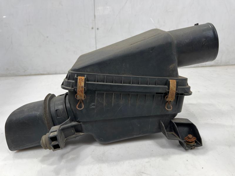 2011 - 2013 Toyota Tundra Air Cleaner Box Assembly 8 Cyl ONLY OEM 177000S010 177050S021