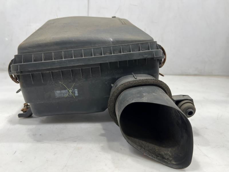 2011 - 2013 Toyota Tundra Air Cleaner Box Assembly 8 Cyl ONLY OEM 177000S010 177050S021