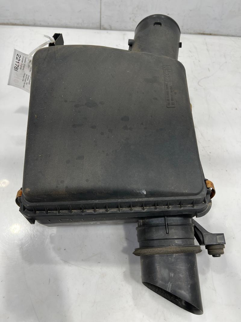2011 - 2013 Toyota Tundra Air Cleaner Box Assembly 8 Cyl ONLY OEM 177000S010 177050S021
