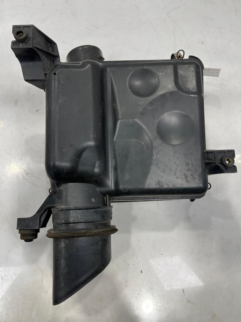 2011 - 2013 Toyota Tundra Air Cleaner Box Assembly 8 Cyl ONLY OEM 177000S010 177050S021