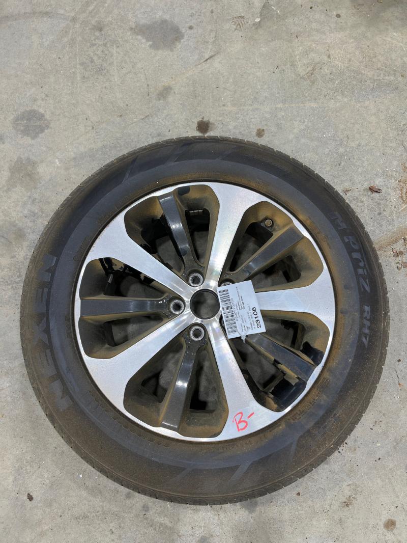 2017 Kia Sorento Wheel