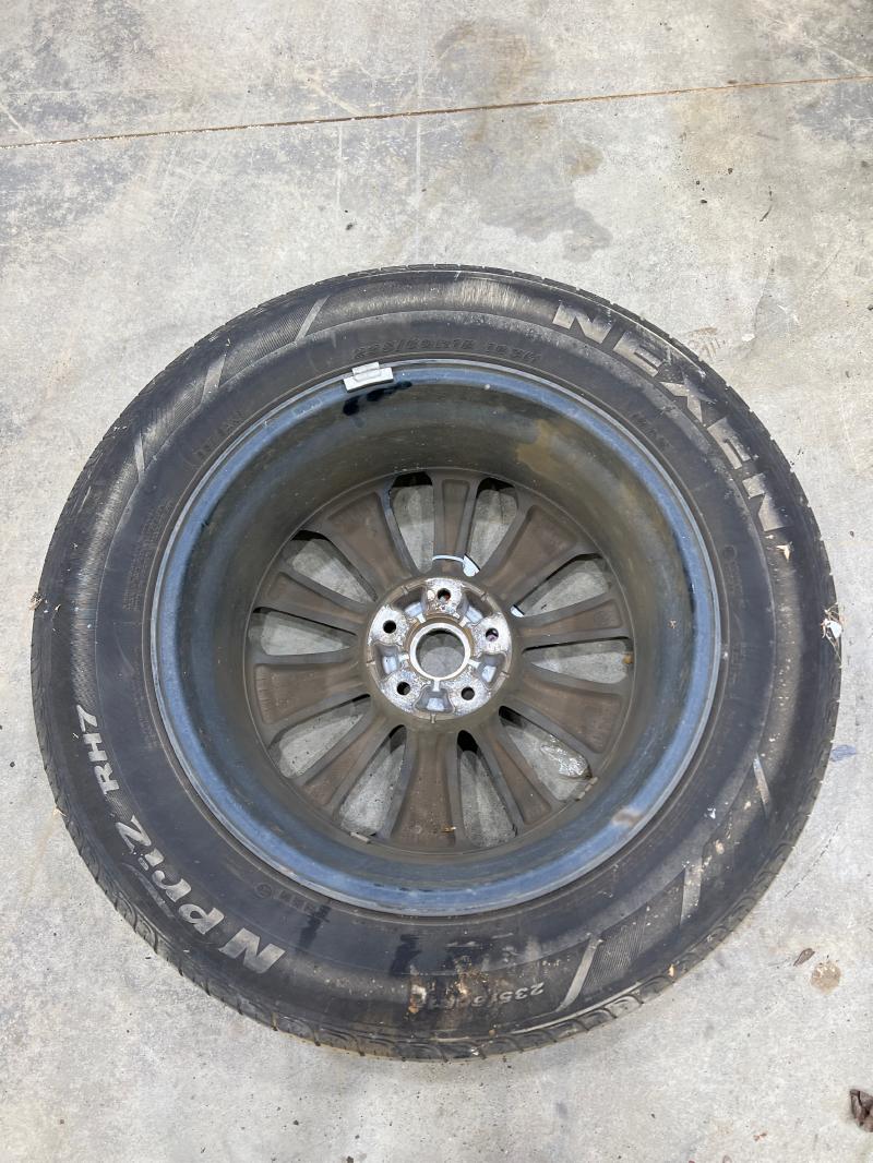 2017 Kia Sorento Wheel