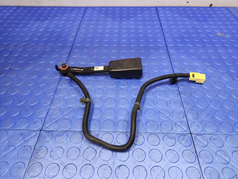 2013 Hyundai Accent Front Seat Belt