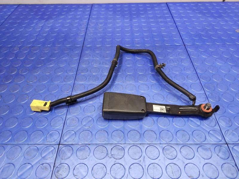 2013 Hyundai Accent Front Seat Belt