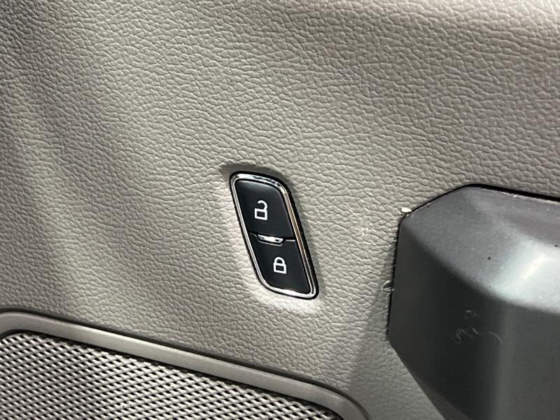 2016 Ford F-150 Front Door Trim Panel