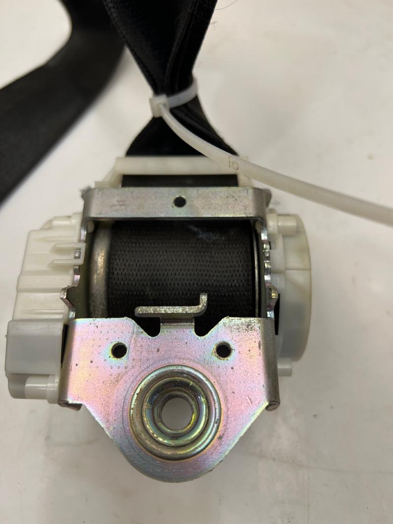 2011 Jaguar XF Front Seat Belt