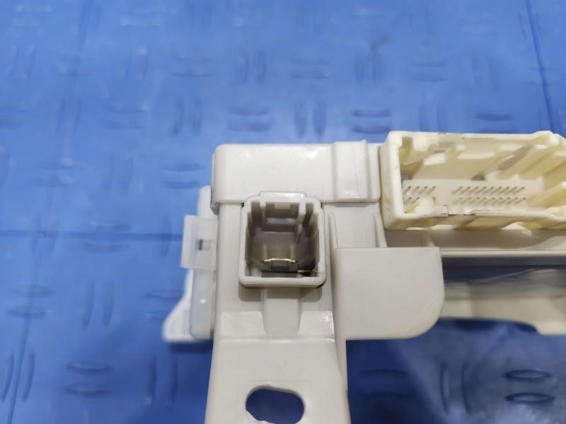 2013 Toyota Yaris Cabin Fuse Box