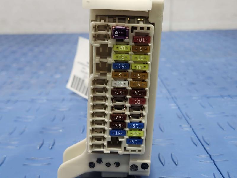 2013 Toyota Yaris Cabin Fuse Box