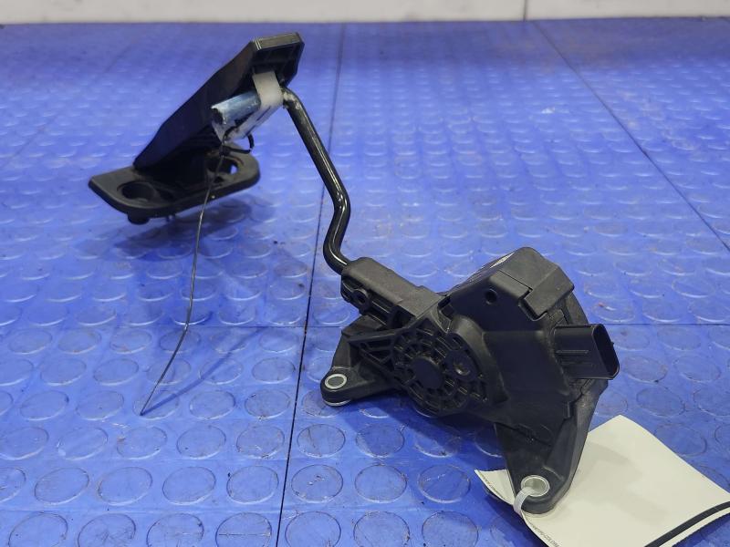2019-2021 Toyota RAV4 Accelerator Pedal Assembly Genuine OEM Part 78110-06060
