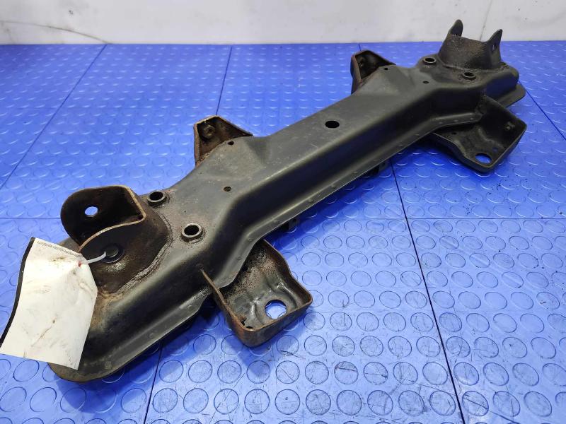 2001 Chevrolet Tracker Crossmember/Cradle/Undercarria