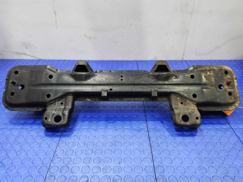 2001 Chevrolet Tracker Crossmember/Cradle/Undercarria