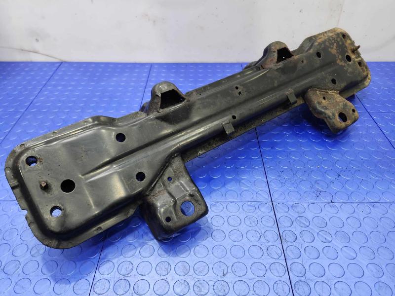 2001 Chevrolet Tracker Crossmember/Cradle/Undercarria
