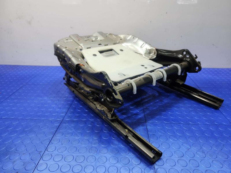 2017 Jaguar XE Seat Track