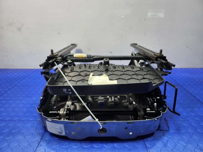 2017 Jaguar XE Seat Track