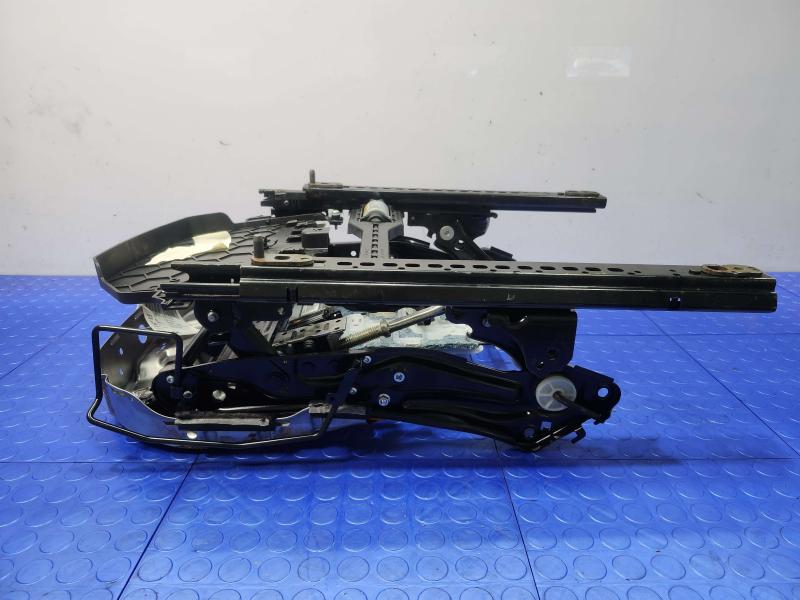 2017 Jaguar XE Seat Track