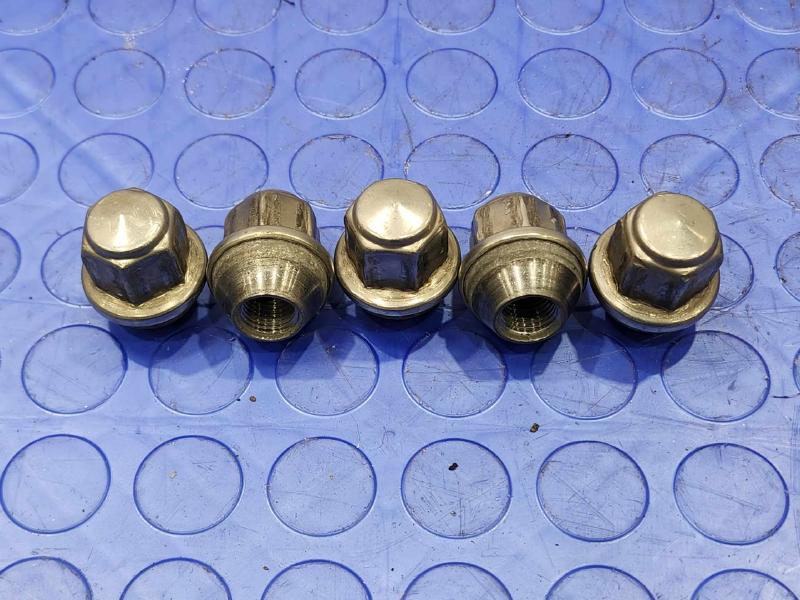 2016 Lincoln MKX Lug Nuts