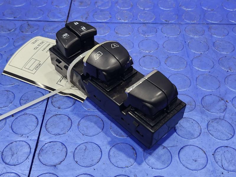 2018 Nissan Maxima Door Switch Front