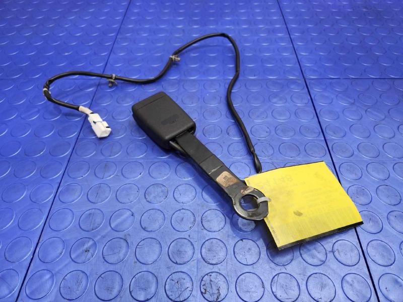 2016 Nissan Versa Front Seat Belt