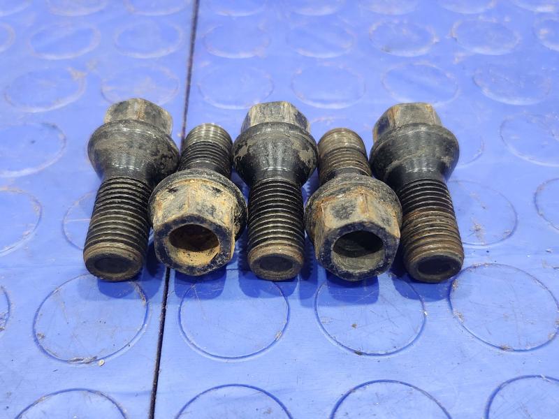 2018 Alfa Romeo Giulia Lug Nuts
