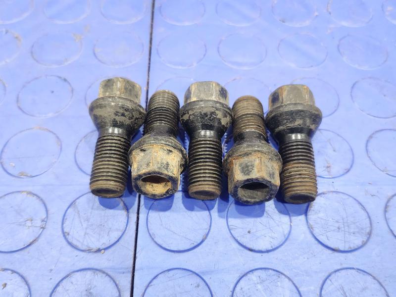 2018 Alfa Romeo Giulia Lug Nuts