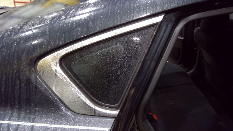 2015 Nissan Altima Quarter Glass/Window
