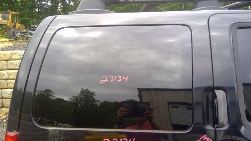 2005 - 2015 Nissan Xterra Quarter Glass RH Passenger Side OEM 83306EA00B
