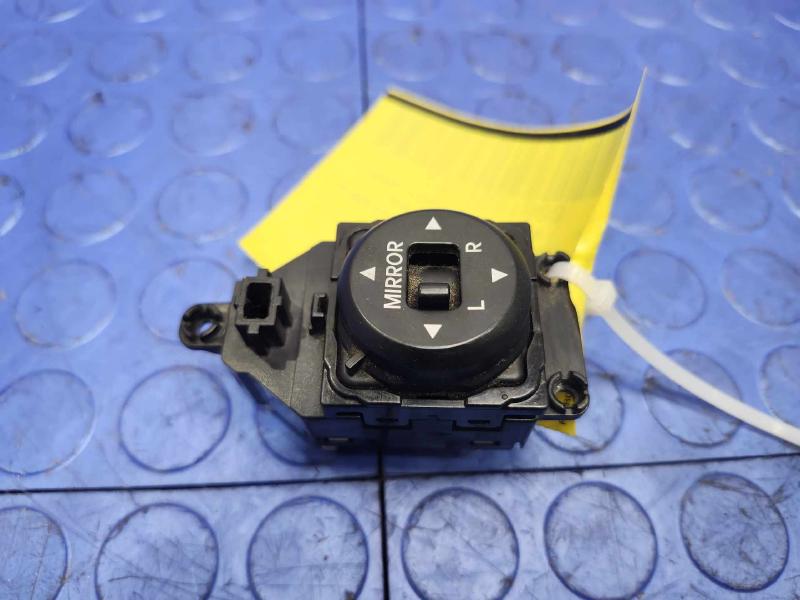 2017 Hyundai Accent Door Switch Front