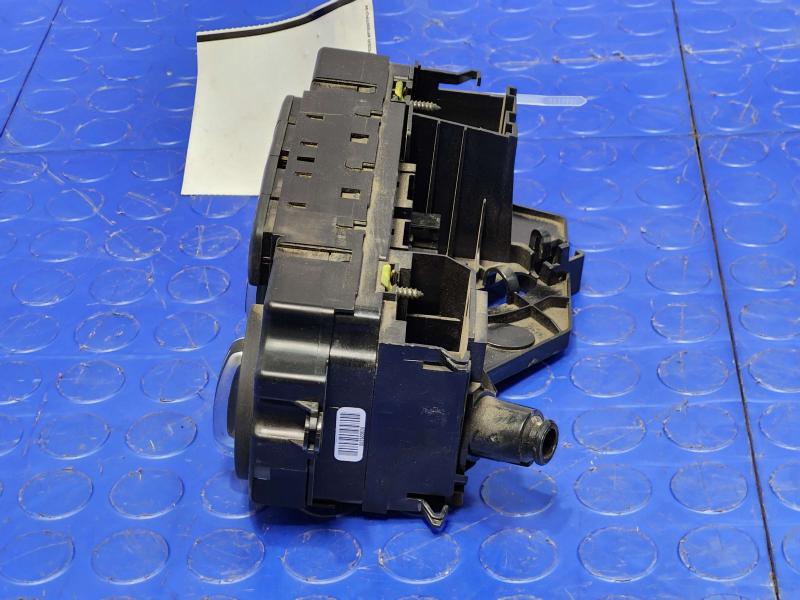 2015 Volkswagen Beetle Heater A/C Control
